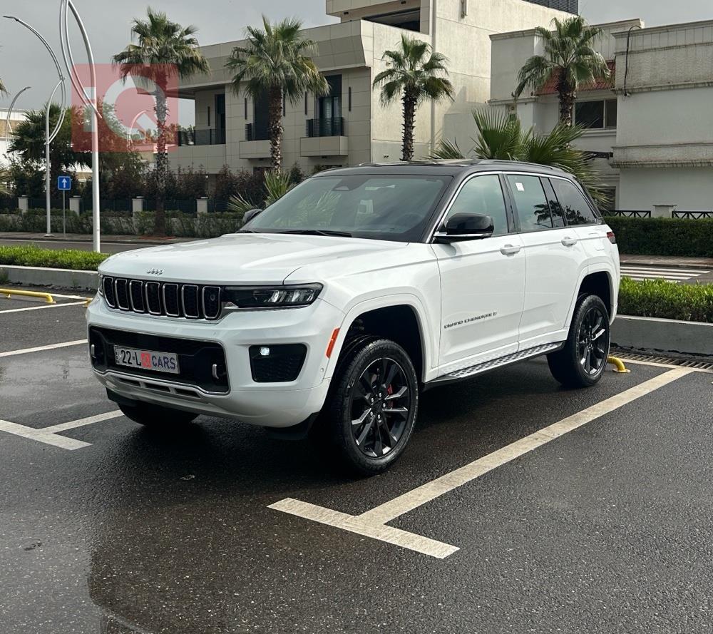 جیپ گراند شیرۆکی